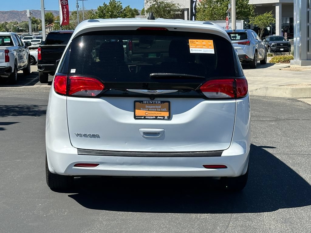 Certified 2024 Chrysler Voyager LX FWD image 8
