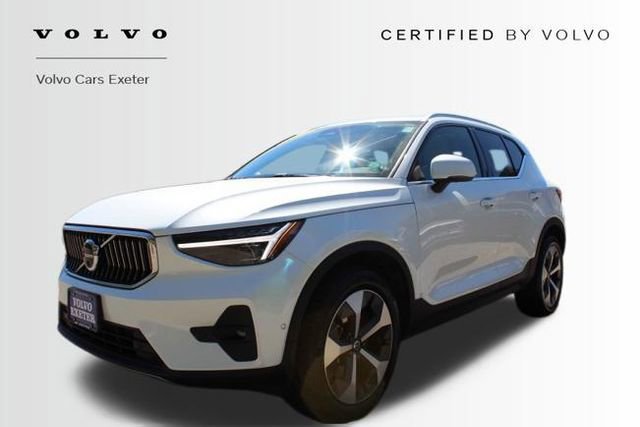 Used 2023 Volvo XC40 B5 Ultimate w/ Climate Package AWD/4WD image 3