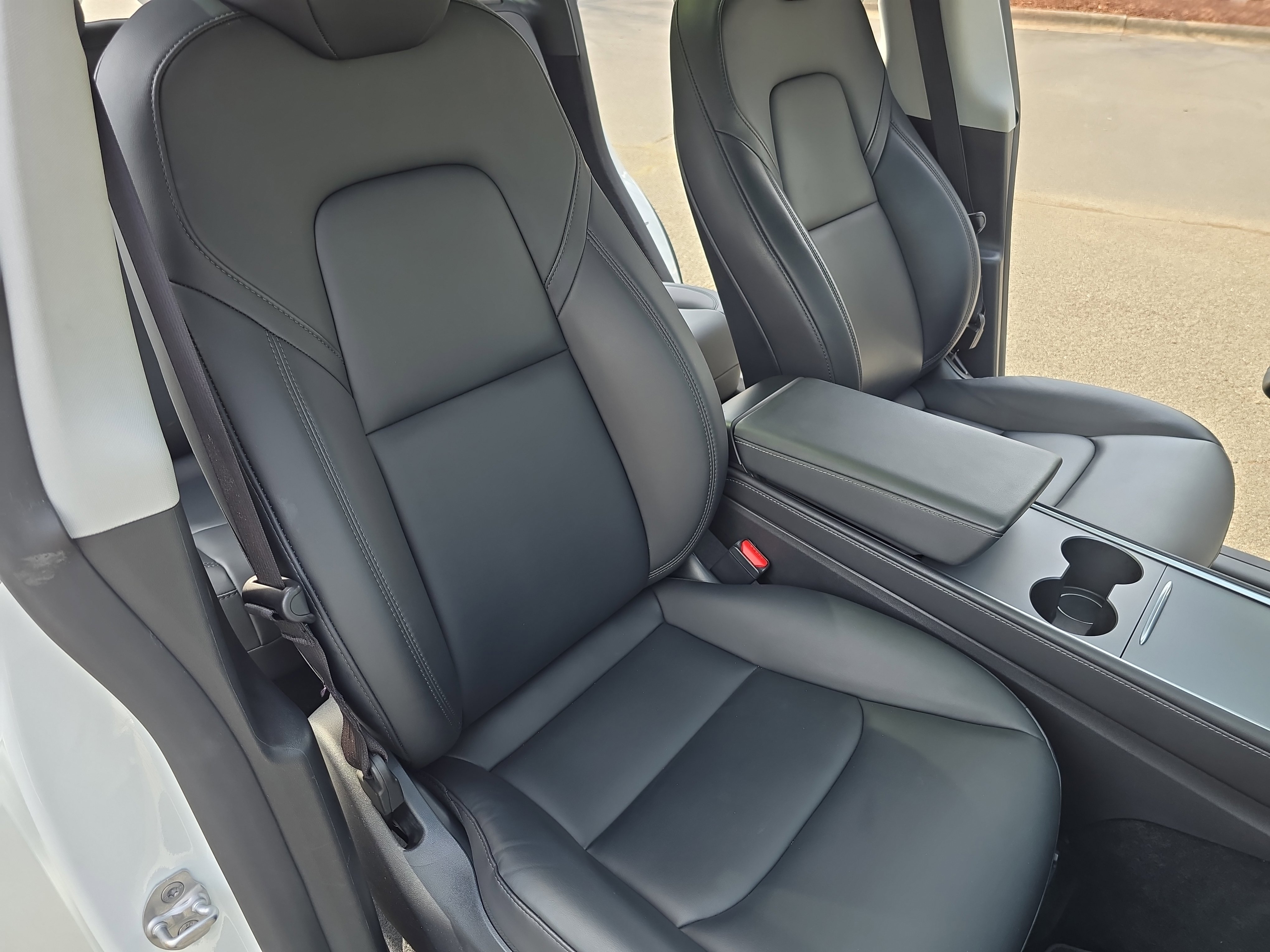 Used 2024 Tesla Model Y Long Range image 10