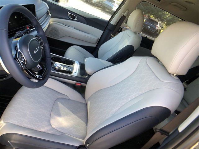 New 2026 Kia Carnival EX image 11