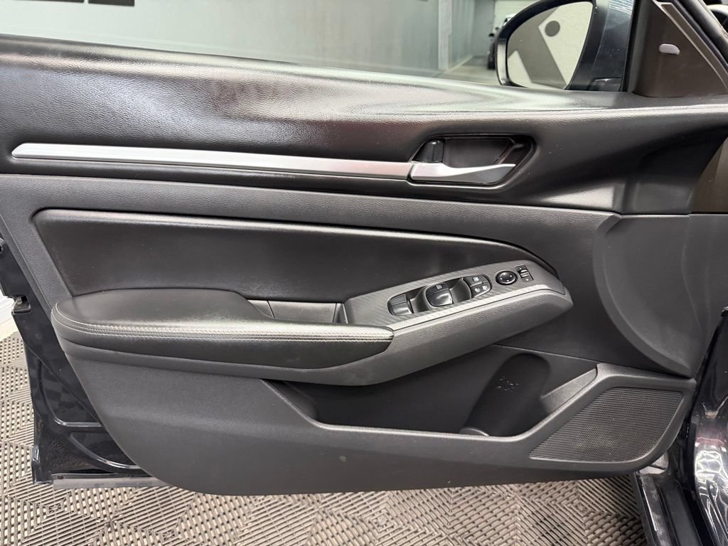 Used 2022 Nissan Altima 2.5 SV FWD image 35