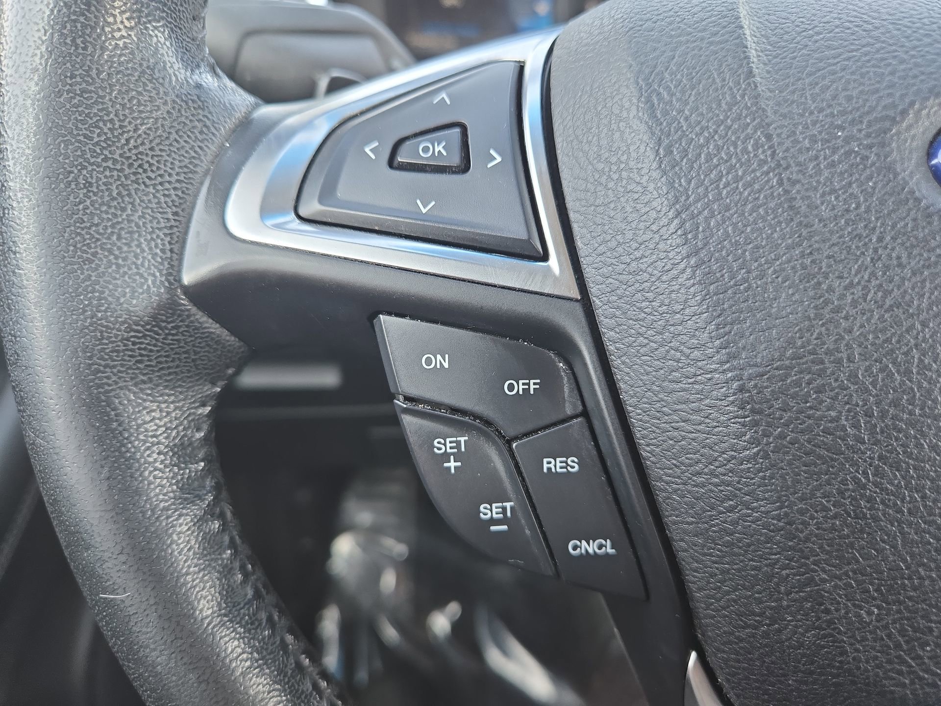 Used 2016 Ford Edge Titanium w/ Technology Package image 9