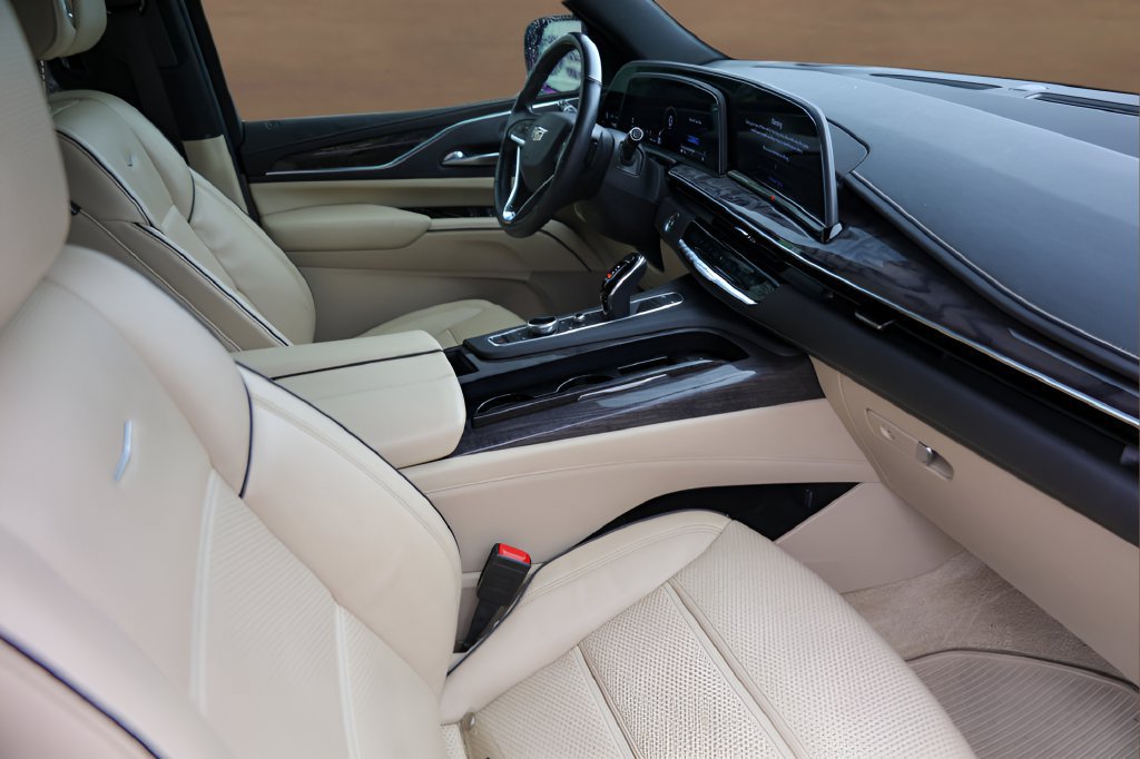 Used 2021 Cadillac Escalade Premium Luxury RWD image 31