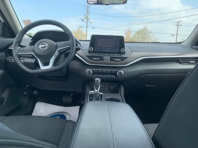 Used 2025 Nissan Altima 2.5 SV image 25