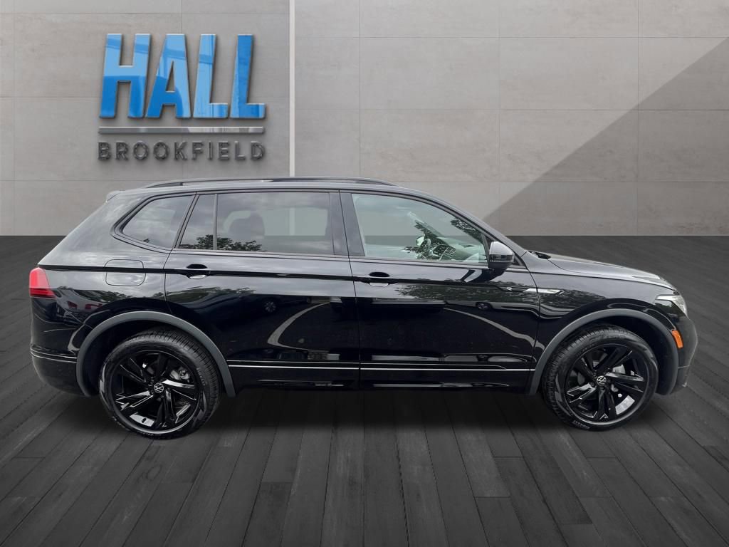 Certified 2024 Volkswagen Tiguan SE R-Line FWD image 6