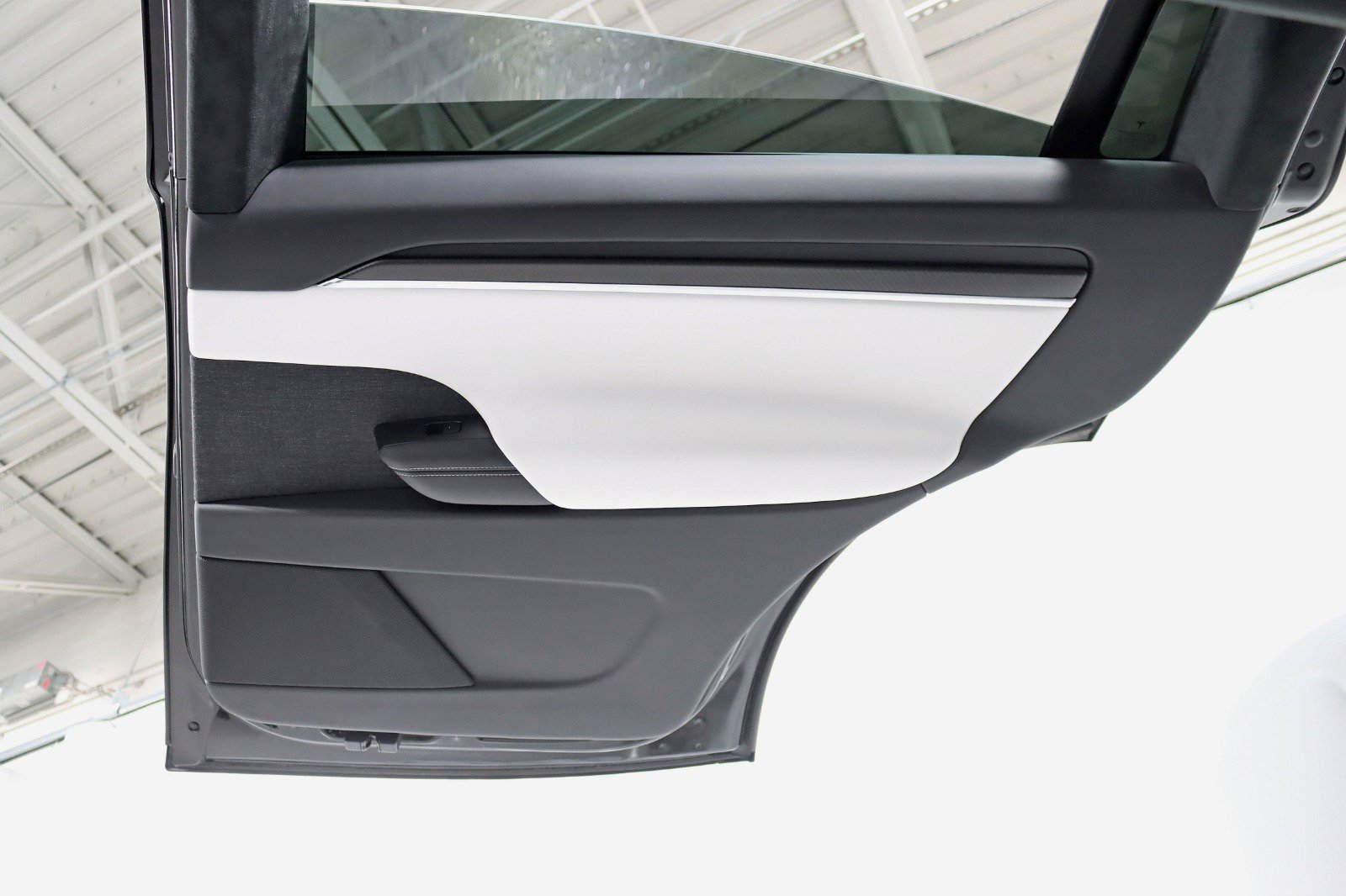 Used 2023 Tesla Model X Plaid image 39