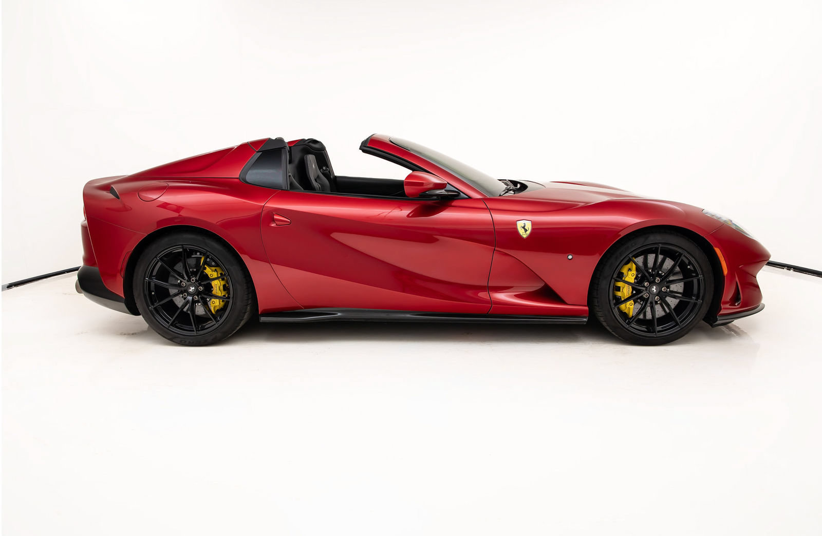 Certified 2022 Ferrari 812 GTS RWD image 3