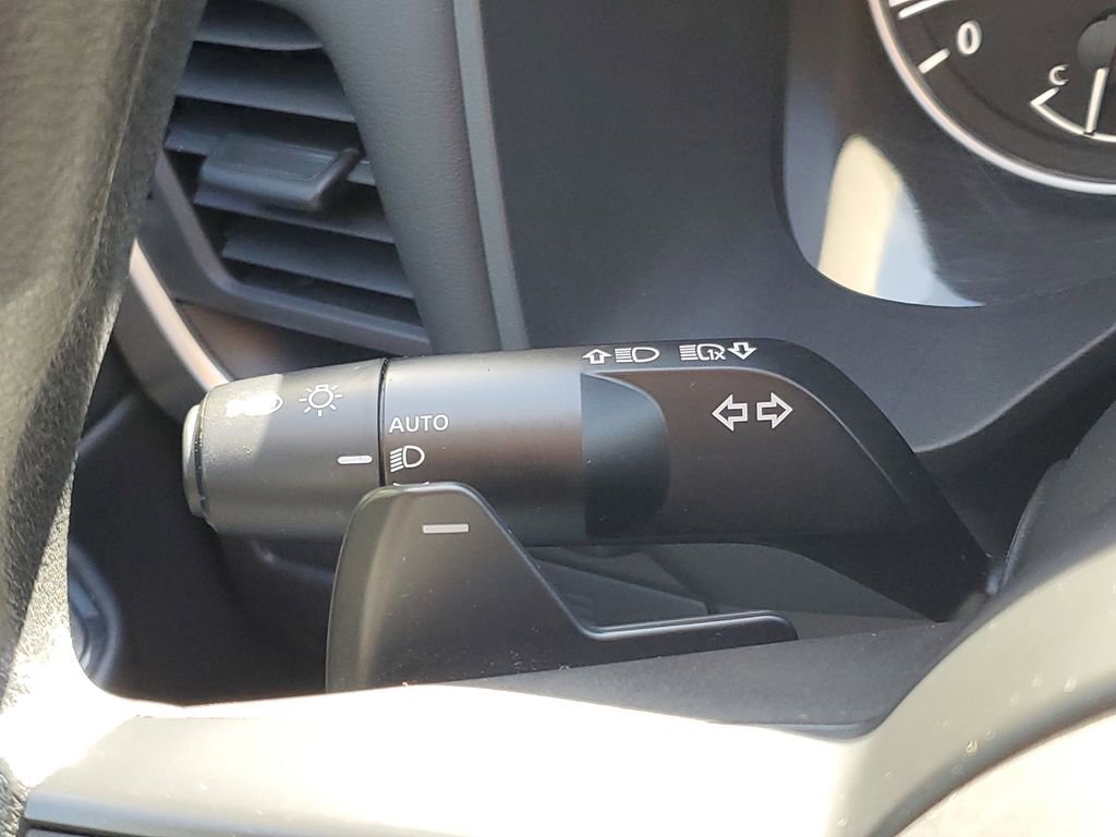 Used 2024 Nissan Rogue S image 15