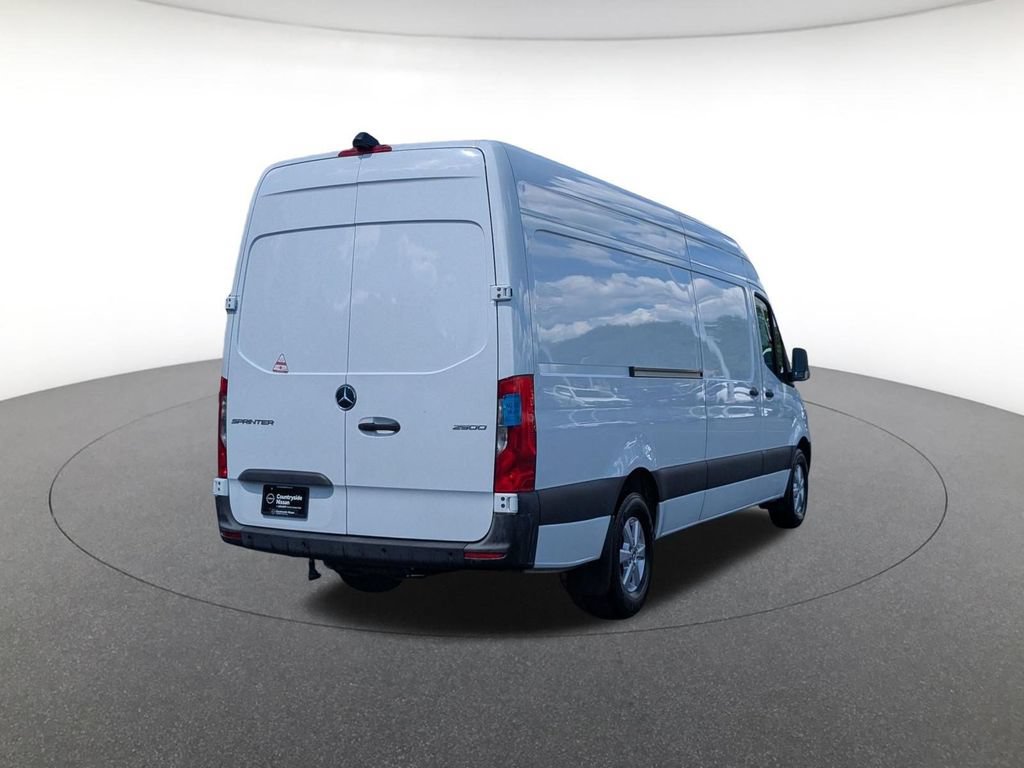 Used 2021 Mercedes-Benz Sprinter 2500 image 5