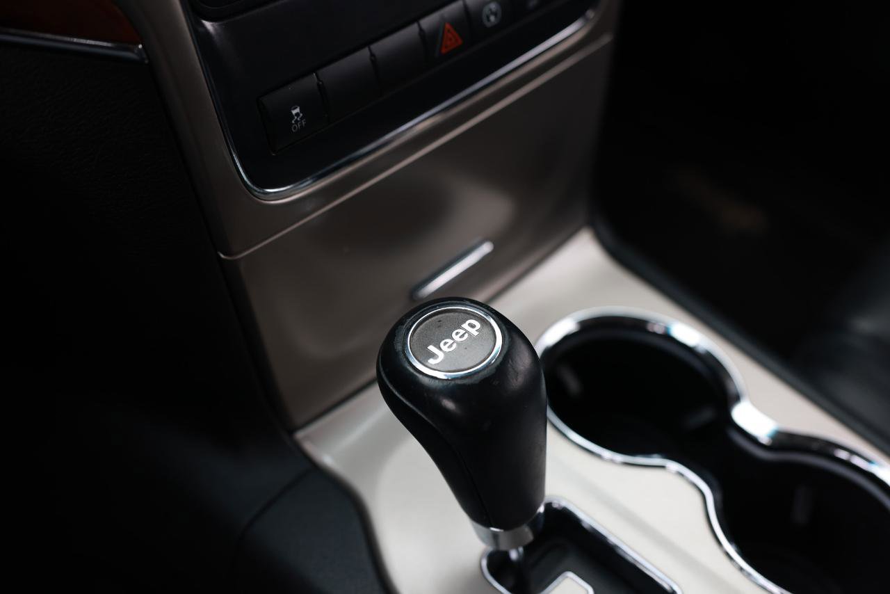 Used 2013 Jeep Grand Cherokee Limited image 39