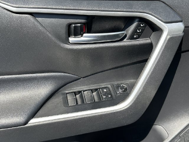 Used 2021 Toyota RAV4 XLE Premium FWD image 21