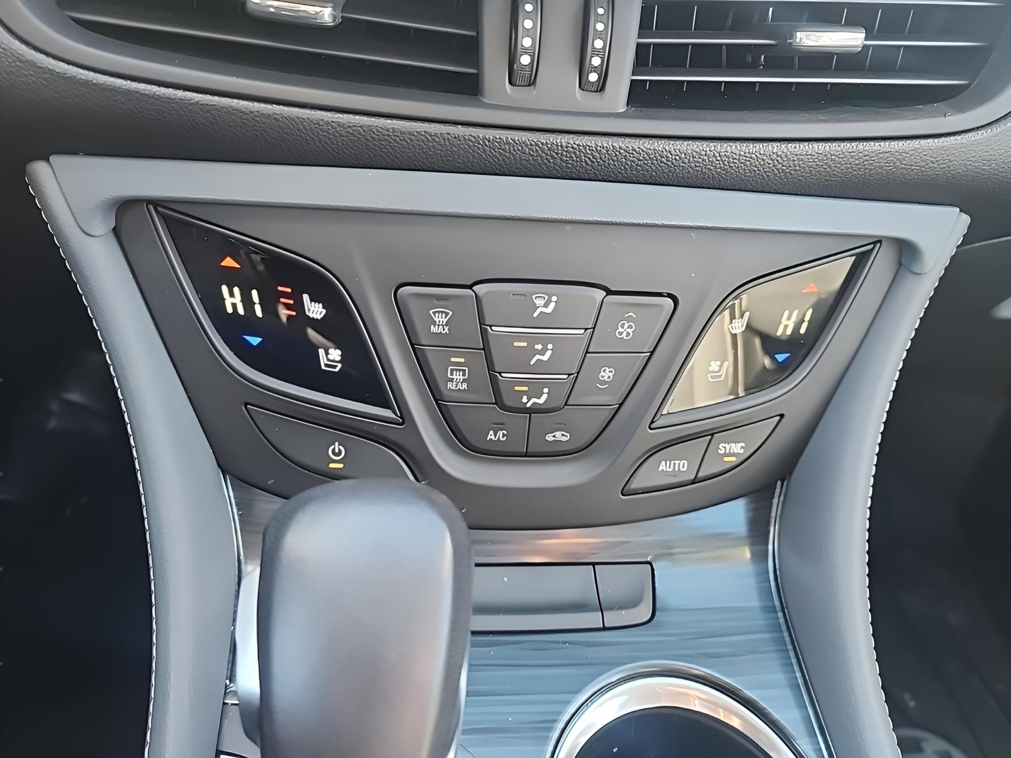 Used 2019 Buick Envision Premium w/ Driver Confidence Package image 20