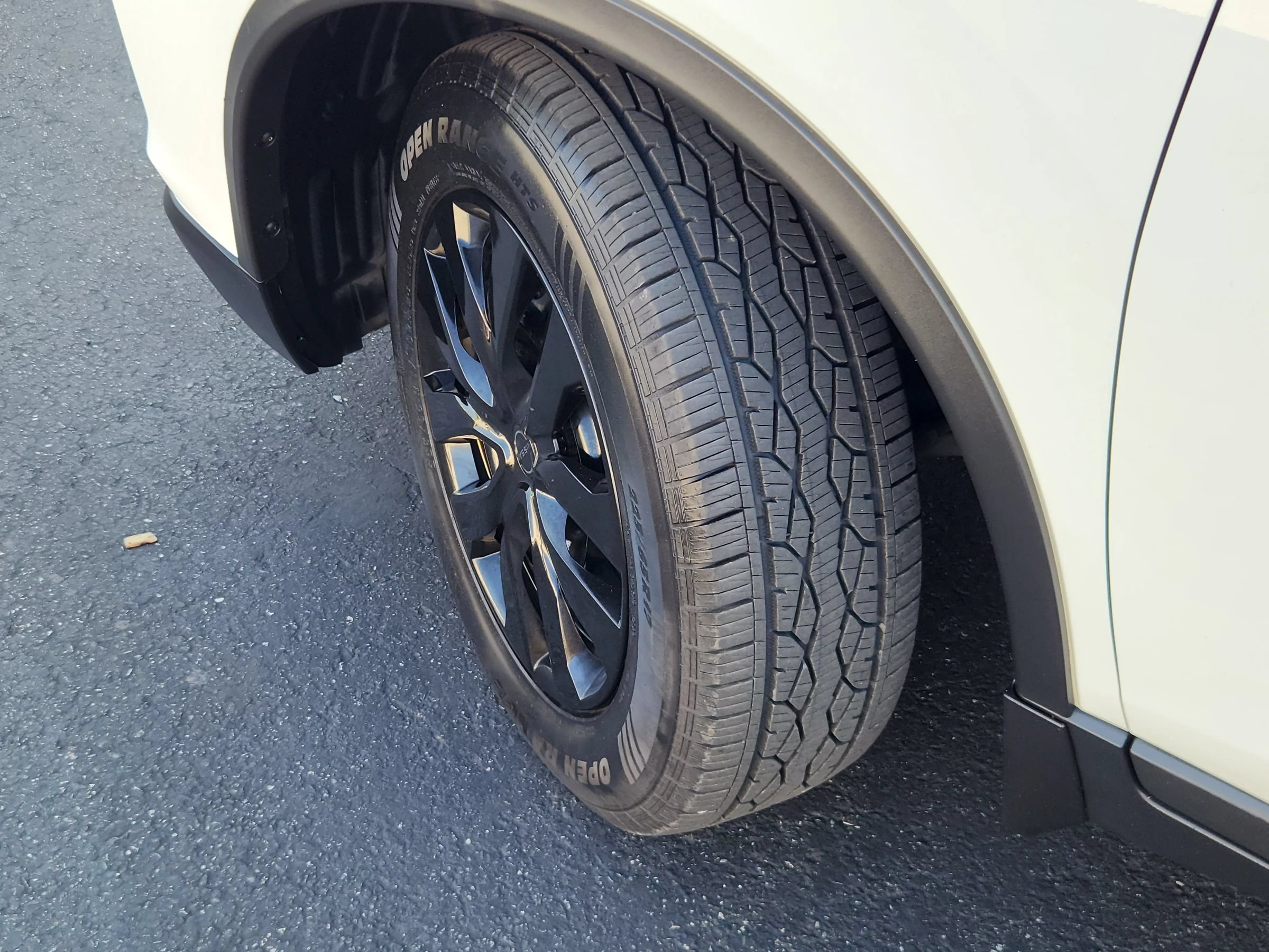 Used 2018 Nissan Rogue S AWD/4WD image 6
