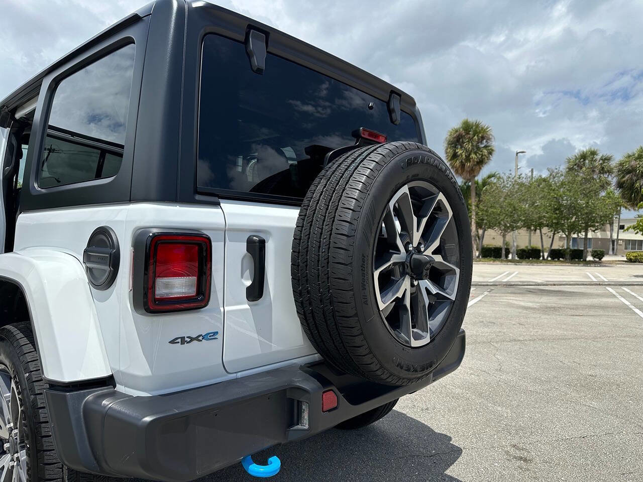 Used 2024 Jeep Wrangler Unlimited AWD/4WD image 36