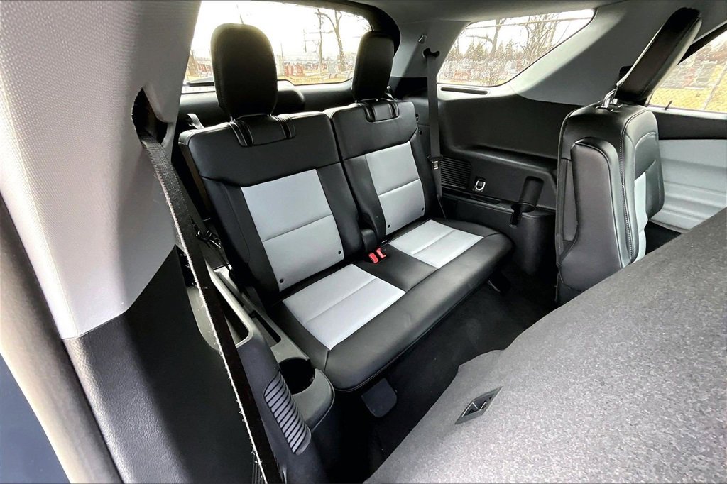 Used 2023 Ford Explorer XLT w/ Equipment Group 202A image 27