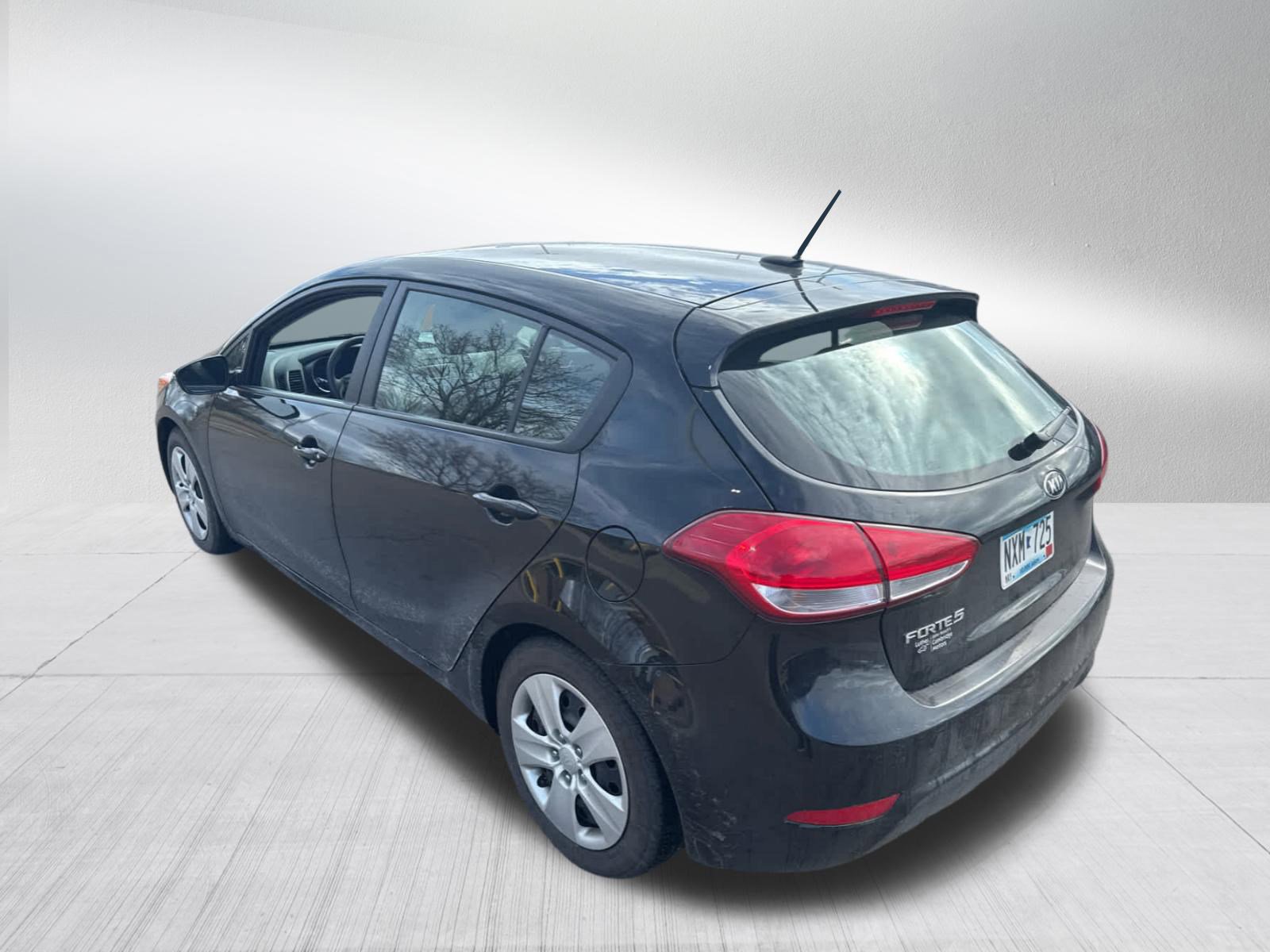 Used 2016 Kia Forte LX image 7