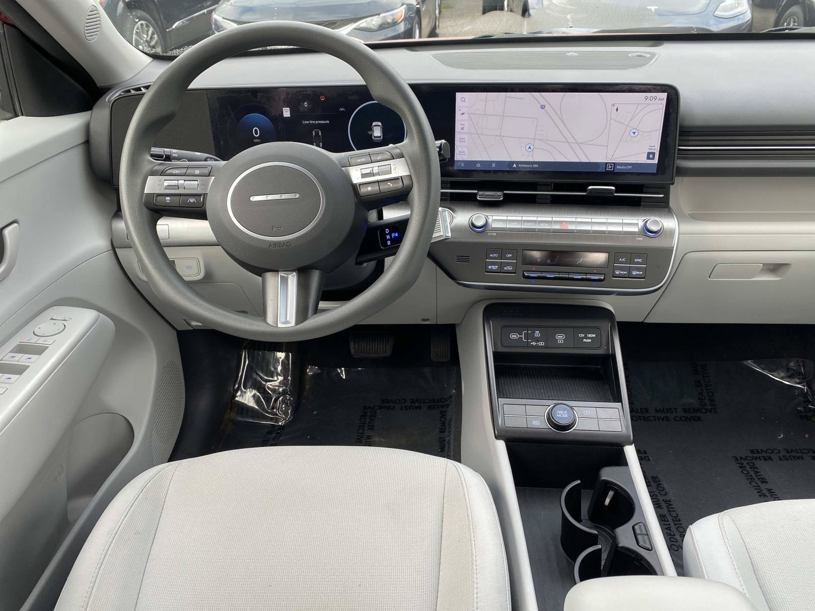 Used 2025 Hyundai Kona SE FWD image 11