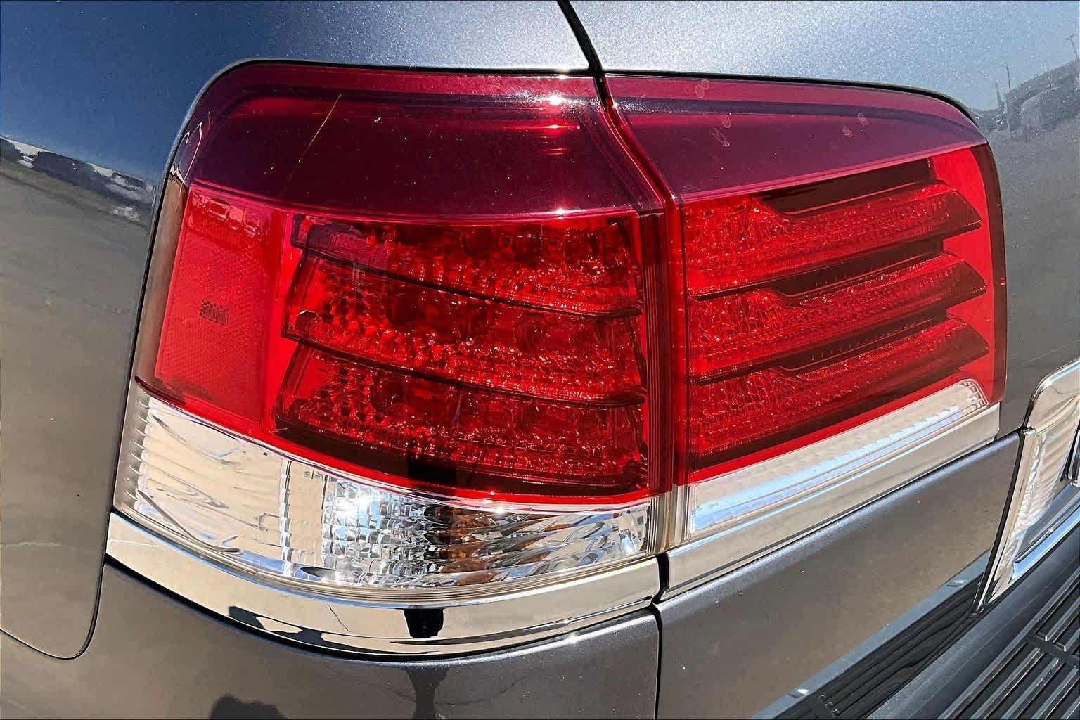 Used 2014 Lexus LX 570 4WD image 29