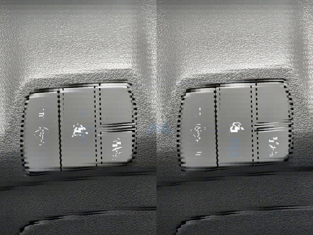 Used 2023 Hyundai Elantra SEL w/ Cargo Package image 20