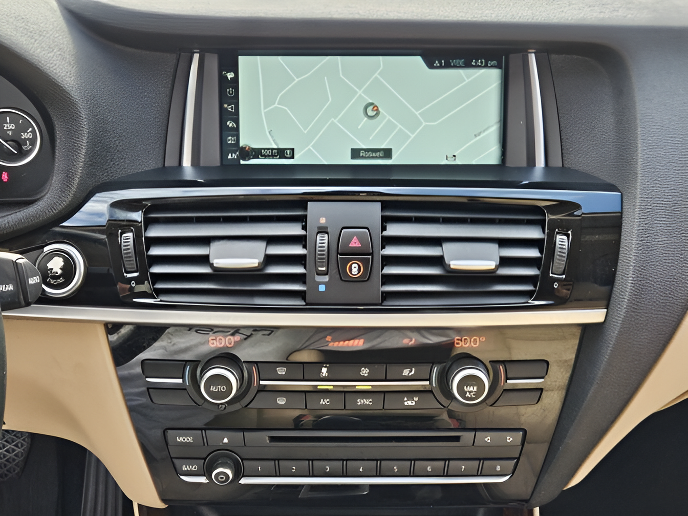 Used 2017 BMW X3 sDrive28i RWD image 16