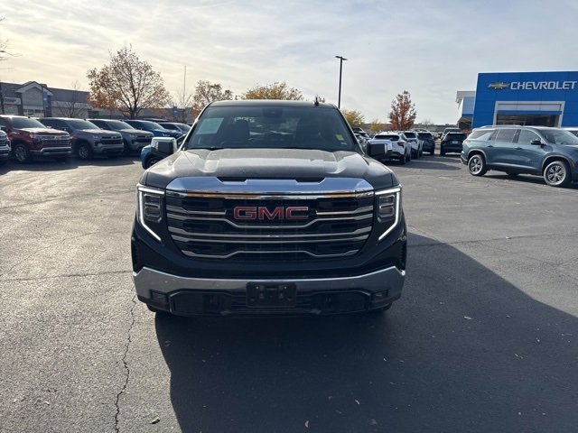 Used 2025 GMC Sierra 1500 SLT image 2