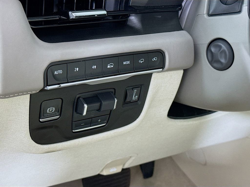 Used 2021 Cadillac Escalade Premium Luxury Platinum image 21