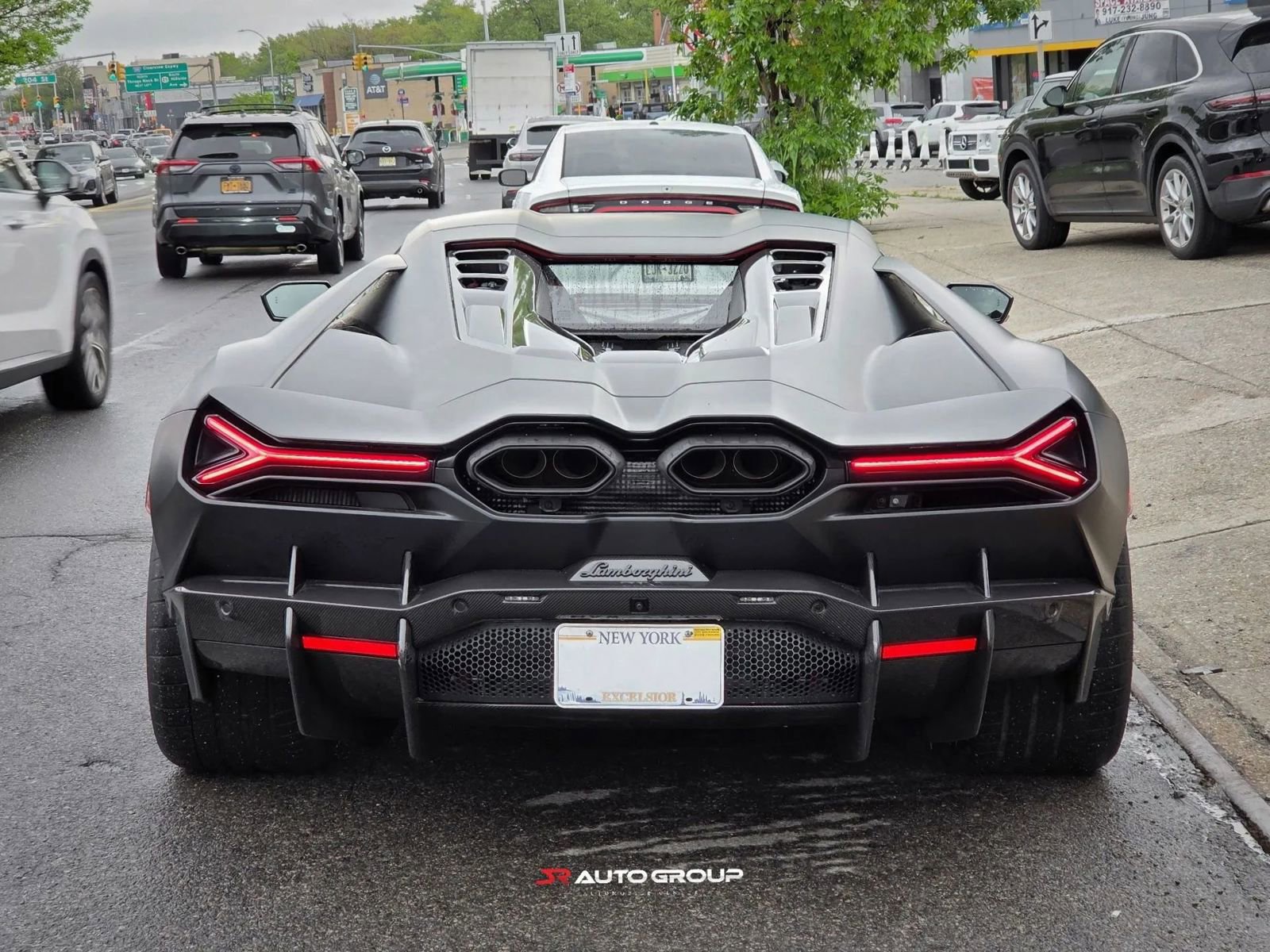 Used 2024 Lamborghini Revuelto AWD/4WD image 10