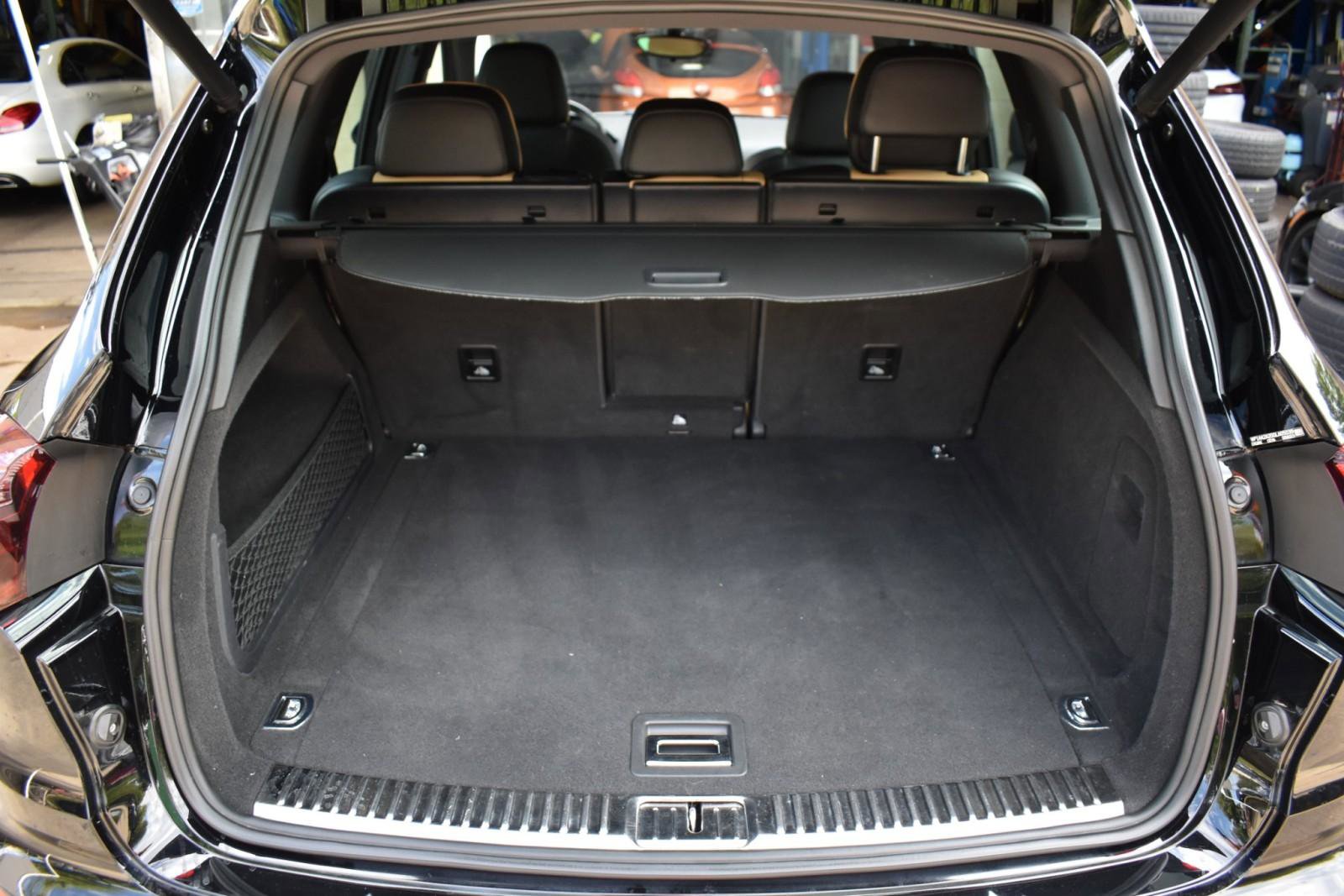 Used 2016 Porsche Cayenne image 46