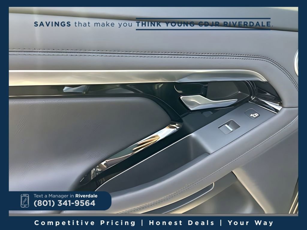 Used 2020 Land Rover Range Rover Evoque SE image 17