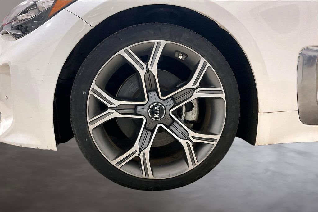 Used 2018 Kia Stinger Premium RWD image 9