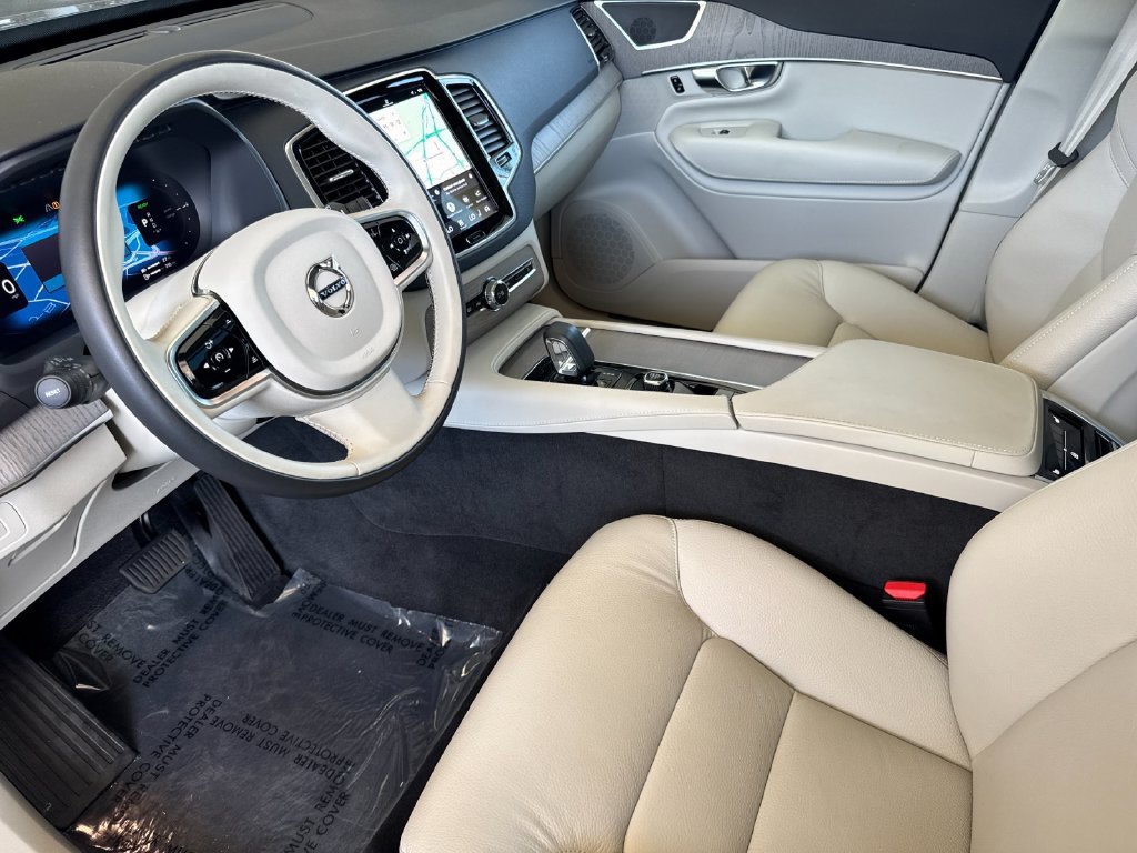 Certified 2025 Volvo XC90 T8 Plus w/ Protection Package Premier AWD/4WD image 9