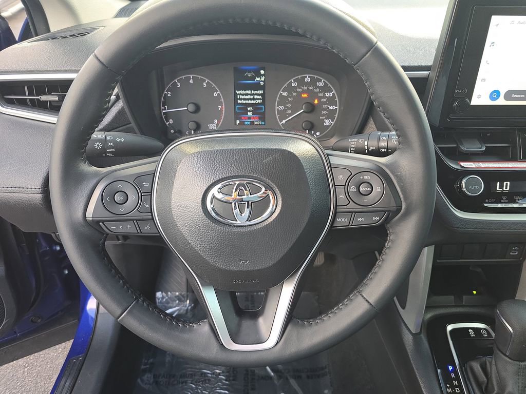 Used 2025 Toyota Corolla Cross LE image 24