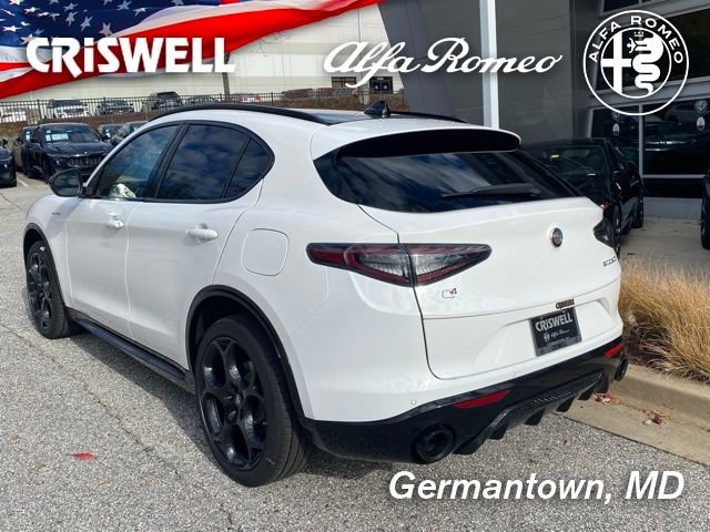 New 2025 Alfa Romeo Stelvio Sprint image 7