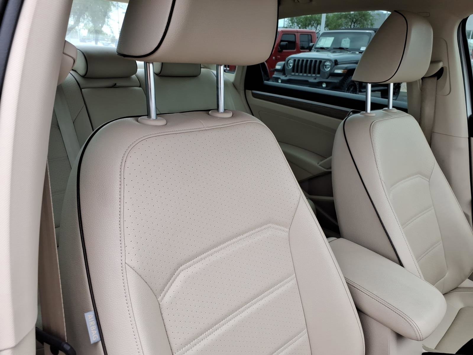 Used 2017 Volkswagen Passat 1.8T SE image 12