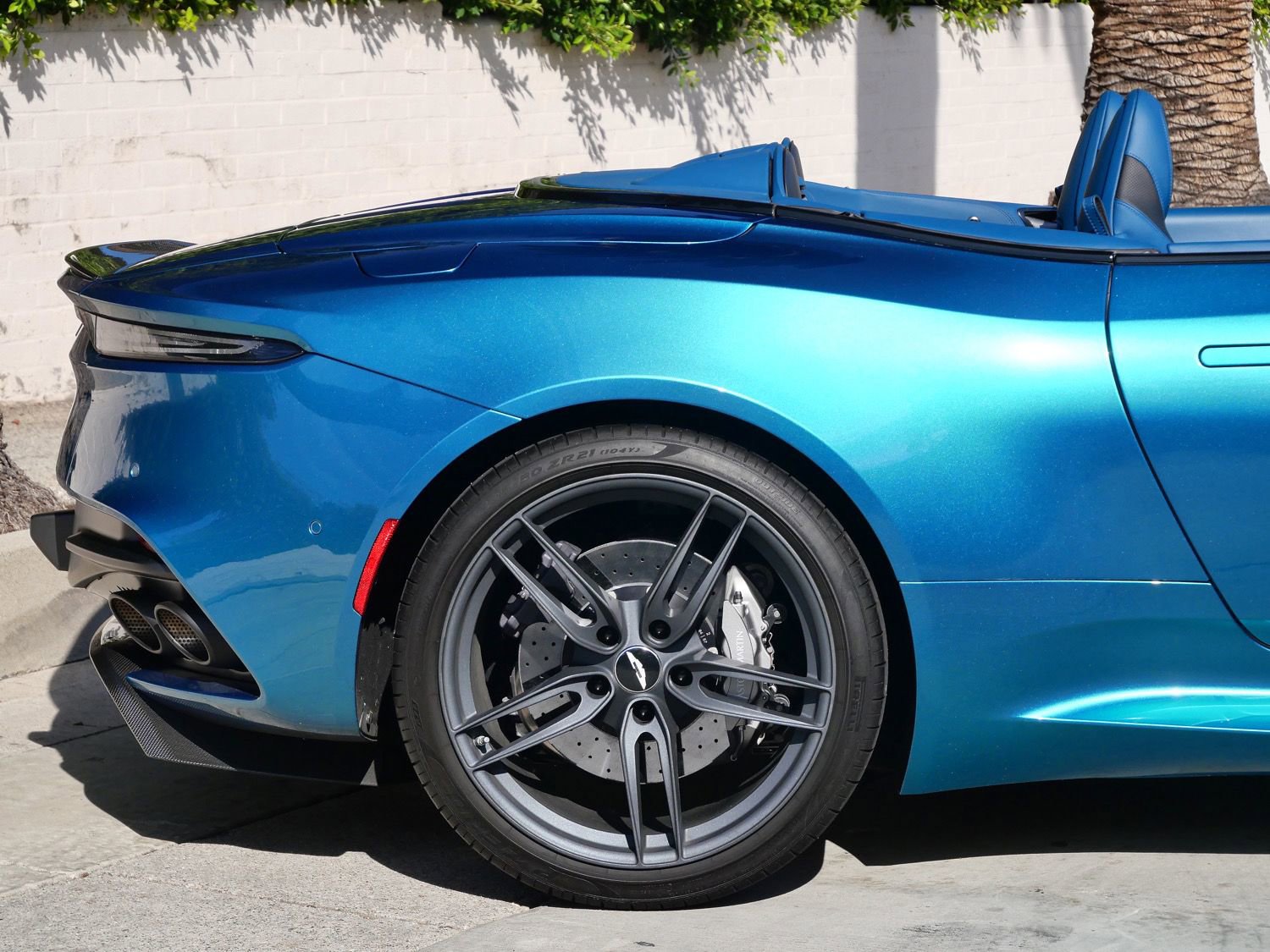 Used 2020 Aston Martin DBS Superleggera Volante image 20