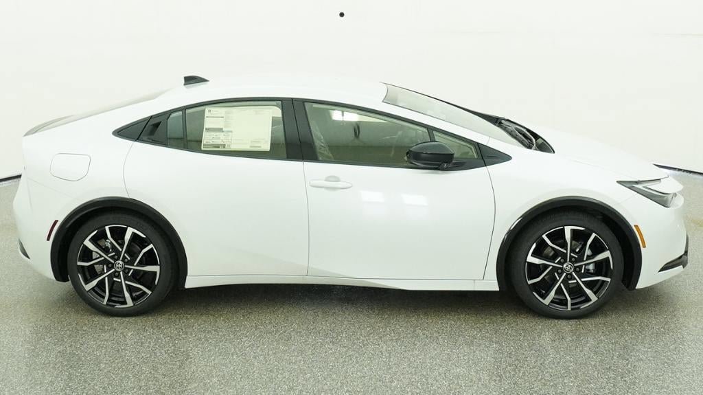 New 2026 Toyota Prius Plug-In Hybrid FWD image 11