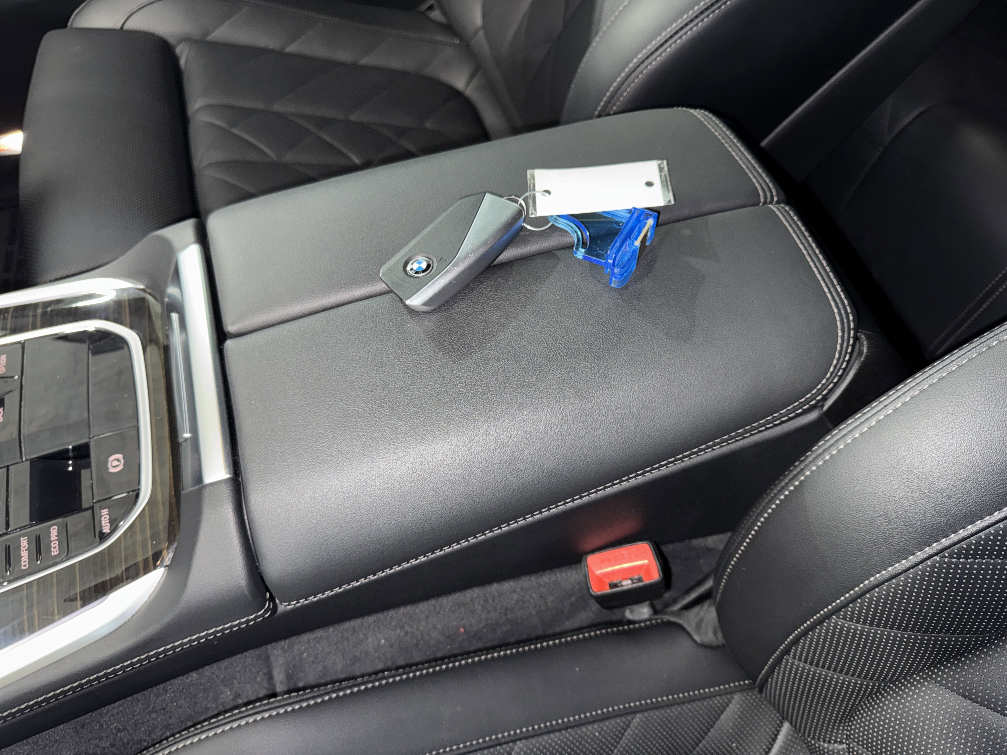 Used 2025 BMW X5 sDrive40i w/ Premium Package image 29