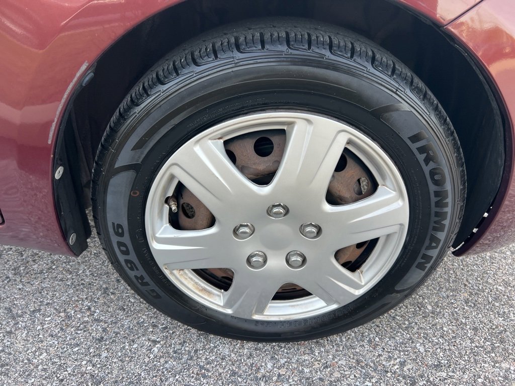 Used 2010 Toyota Yaris 2-Door Hatchback image 14