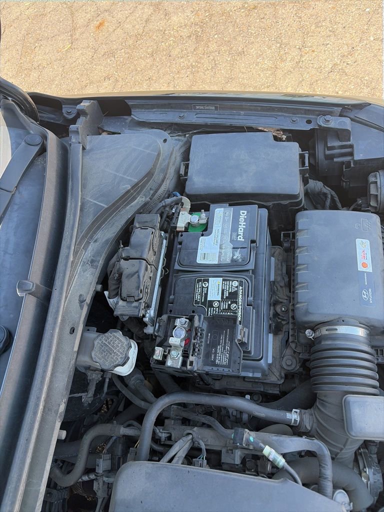 Used 2017 Hyundai Elantra Limited w/ Limited Ultimate Package 09 FWD image 12