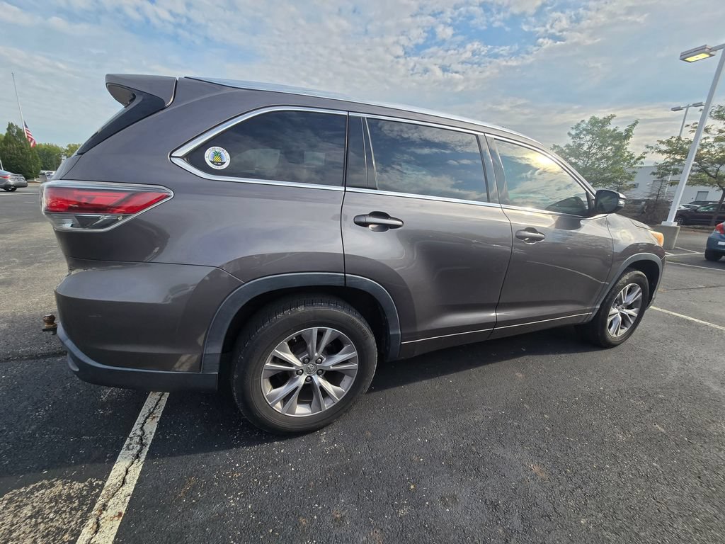 Used 2014 Toyota Highlander XLE FWD image 8