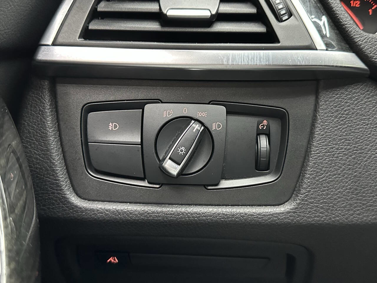 Used 2018 BMW 330i xDrive 330i xDrive AWD 4dr Sedan w/ Convenience Package image 25