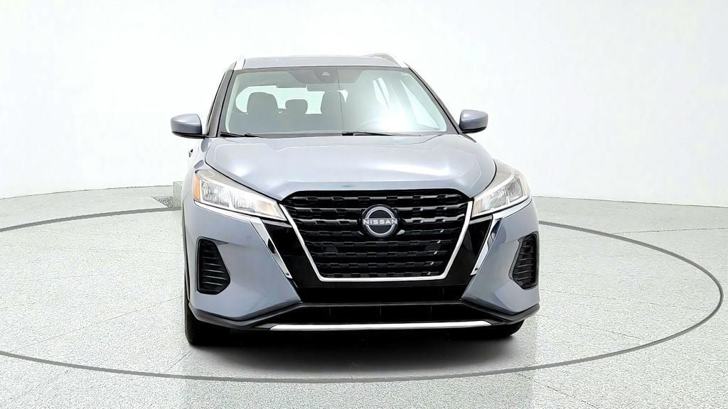 Used 2024 Nissan Kicks SV FWD image 2