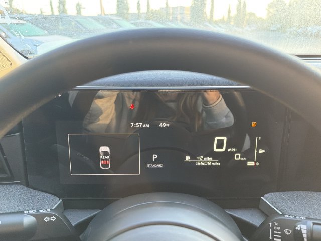 Used 2025 Nissan Kicks SV AWD/4WD image 25