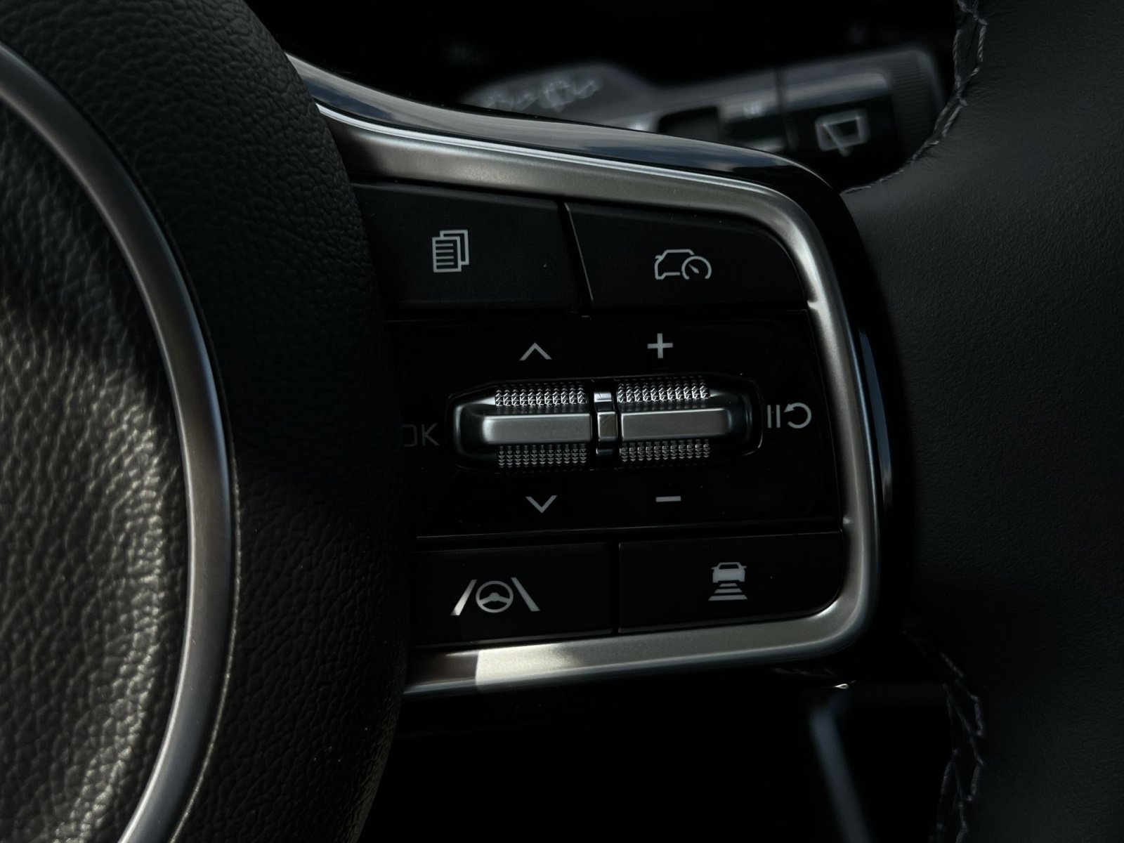 New 2026 Kia Carnival SX Prestige FWD image 30