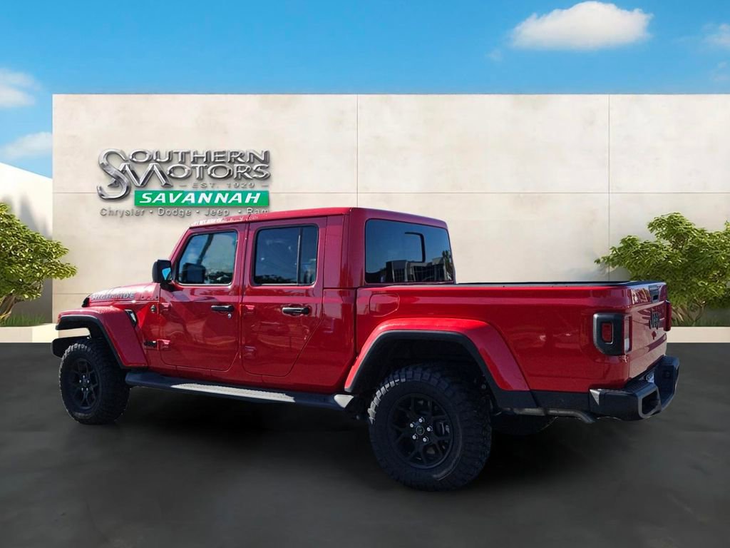 Used 2025 Jeep Gladiator Sport AWD/4WD image 3