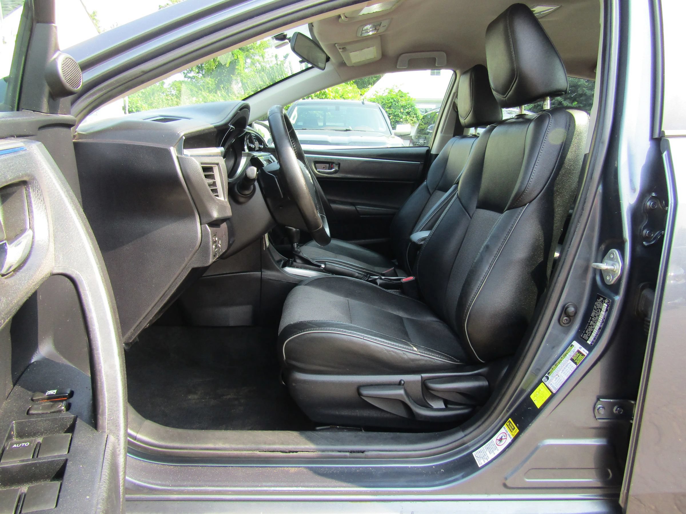 Used 2015 Toyota Corolla S FWD image 11