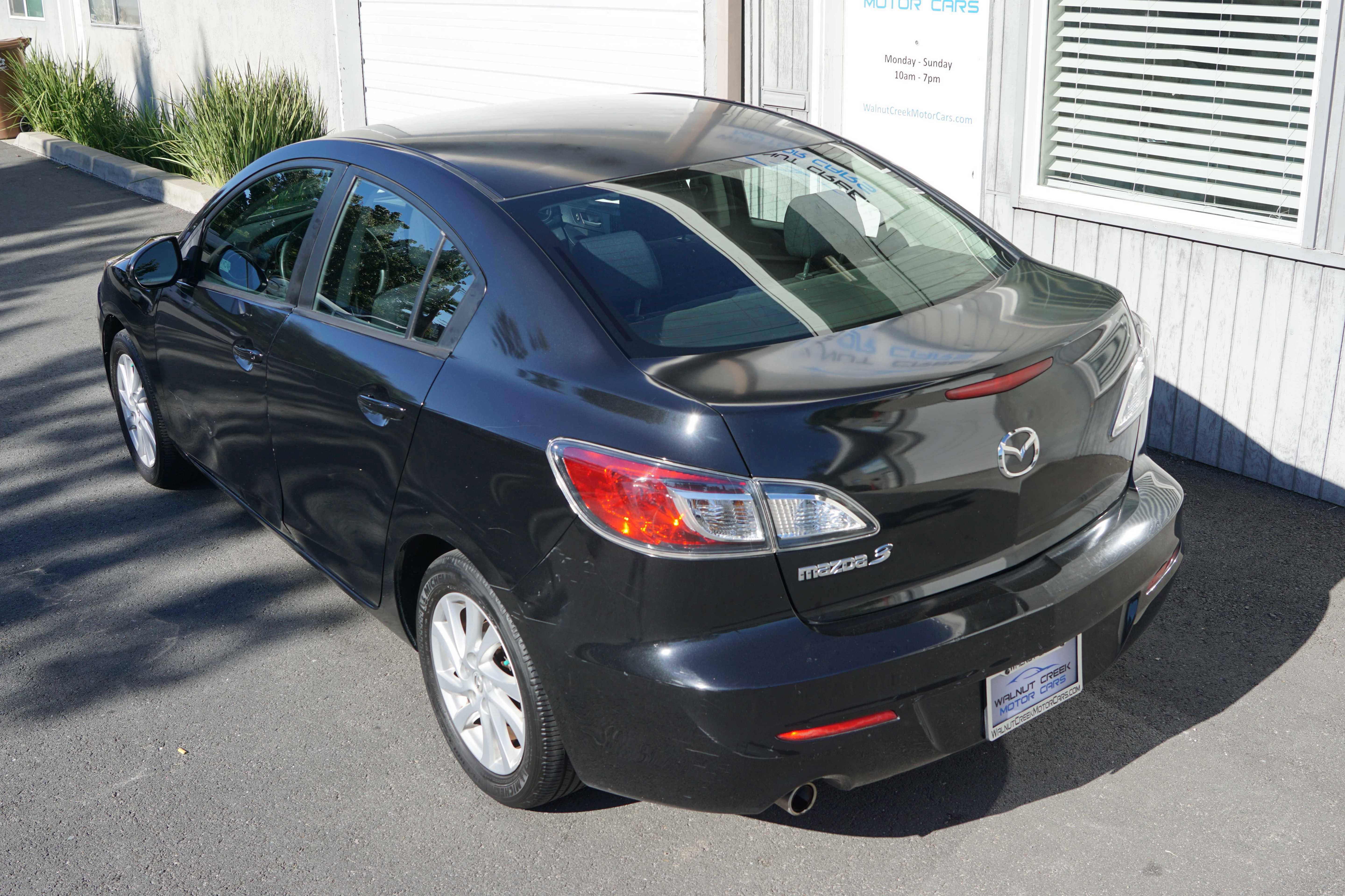 Used 2012 MAZDA MAZDA3 i Touring FWD image 16