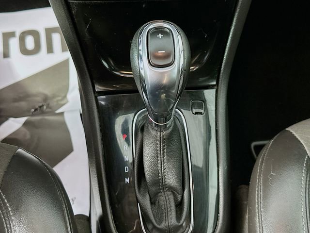 Used 2019 Buick Encore Sport Touring image 17