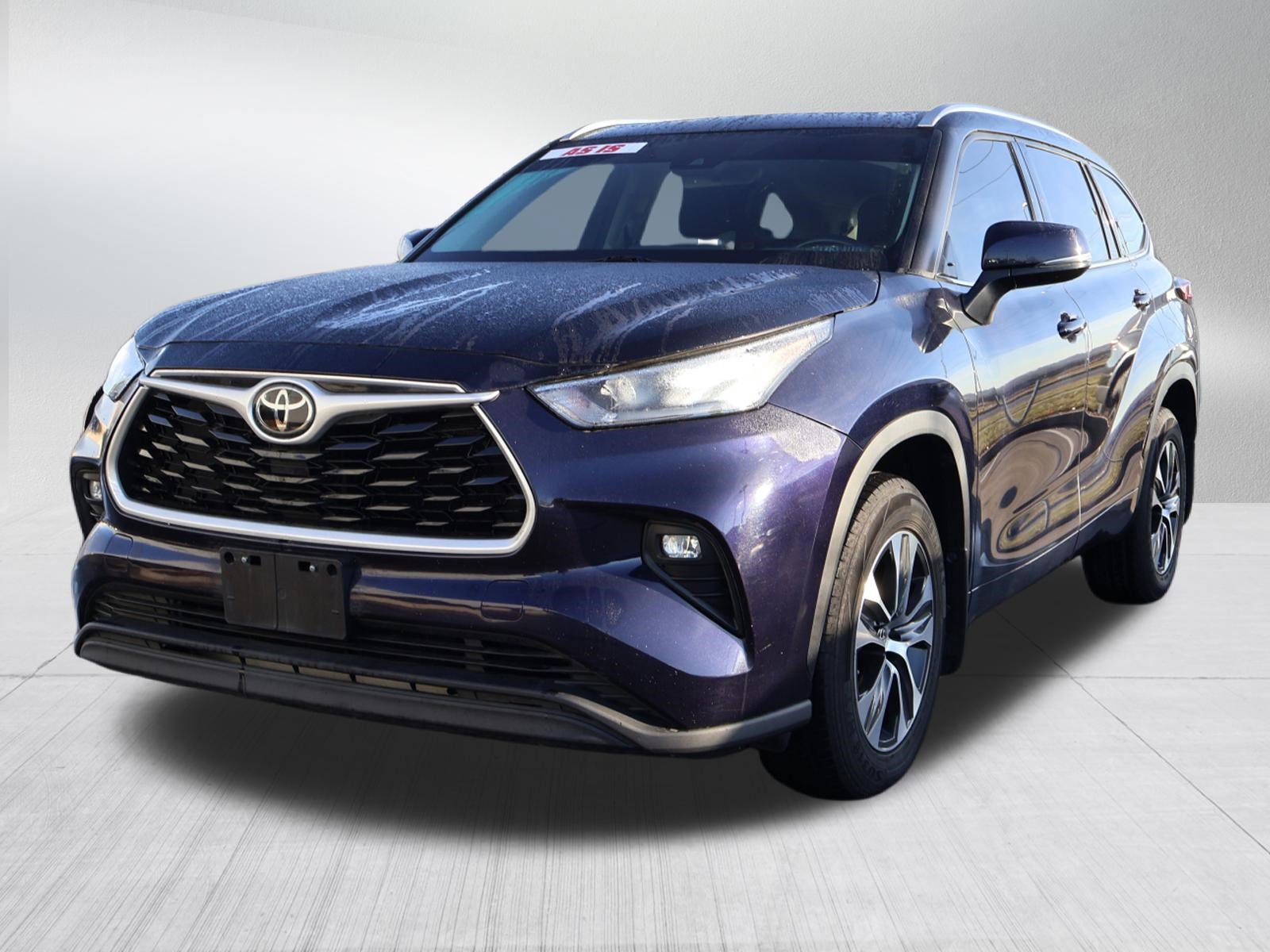 Used 2020 Toyota Highlander XLE image 3