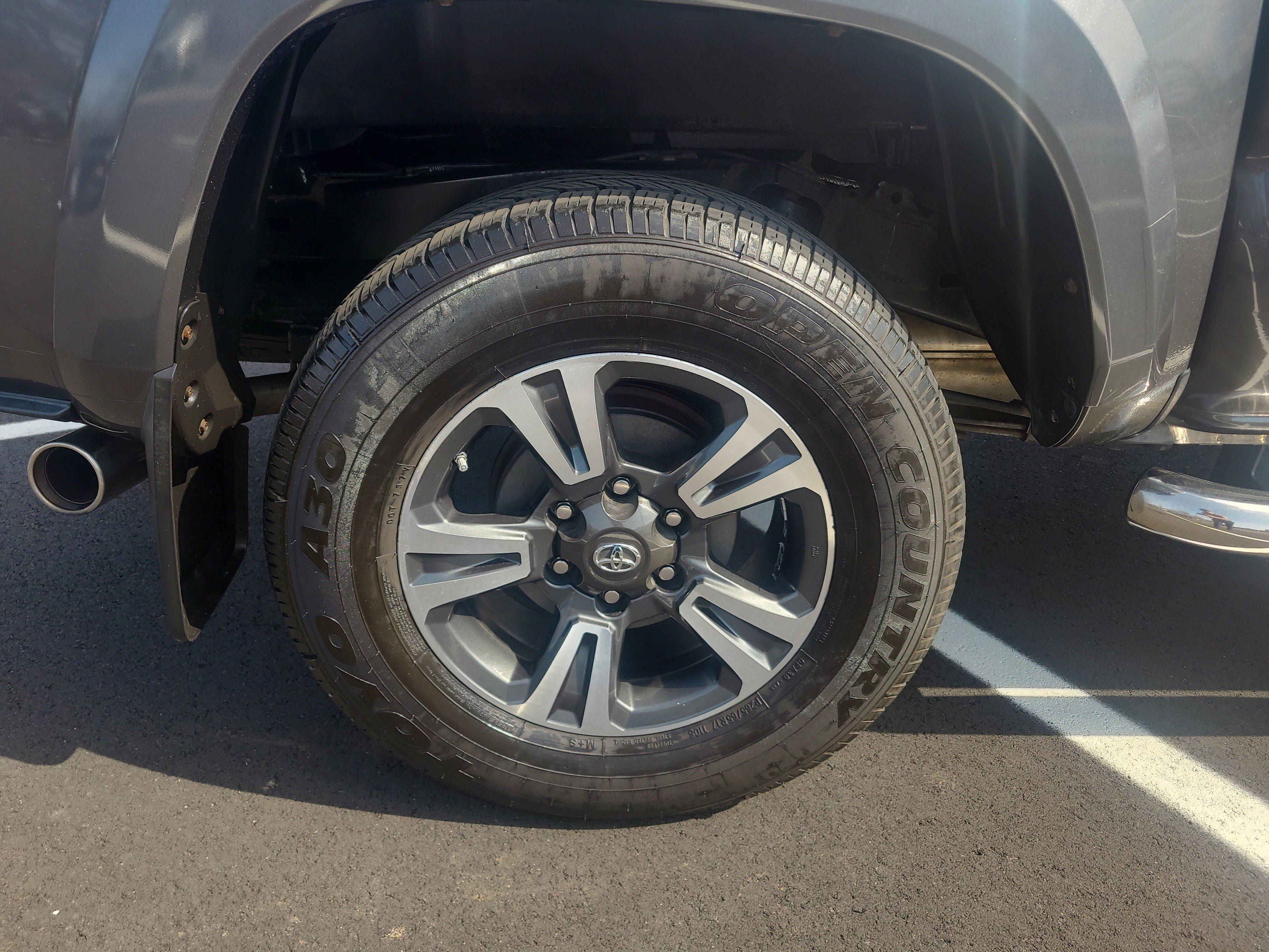 Certified 2017 Toyota Tacoma TRD Sport w/ Tow Package (A/T) image 11